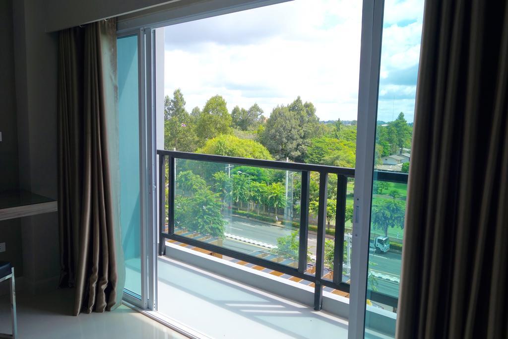 V Hotel Ubon Ratchathani Esterno foto