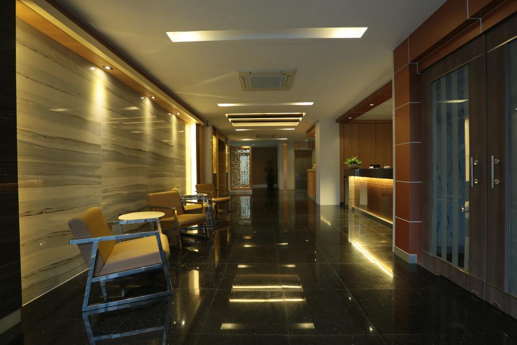 V Hotel Ubon Ratchathani Esterno foto