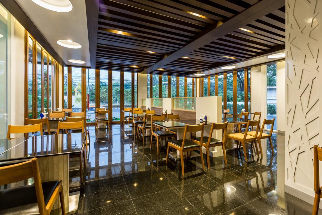 V Hotel Ubon Ratchathani Esterno foto