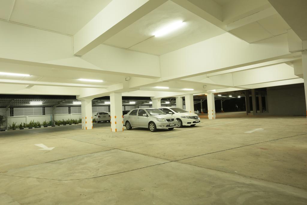 V Hotel Ubon Ratchathani Esterno foto