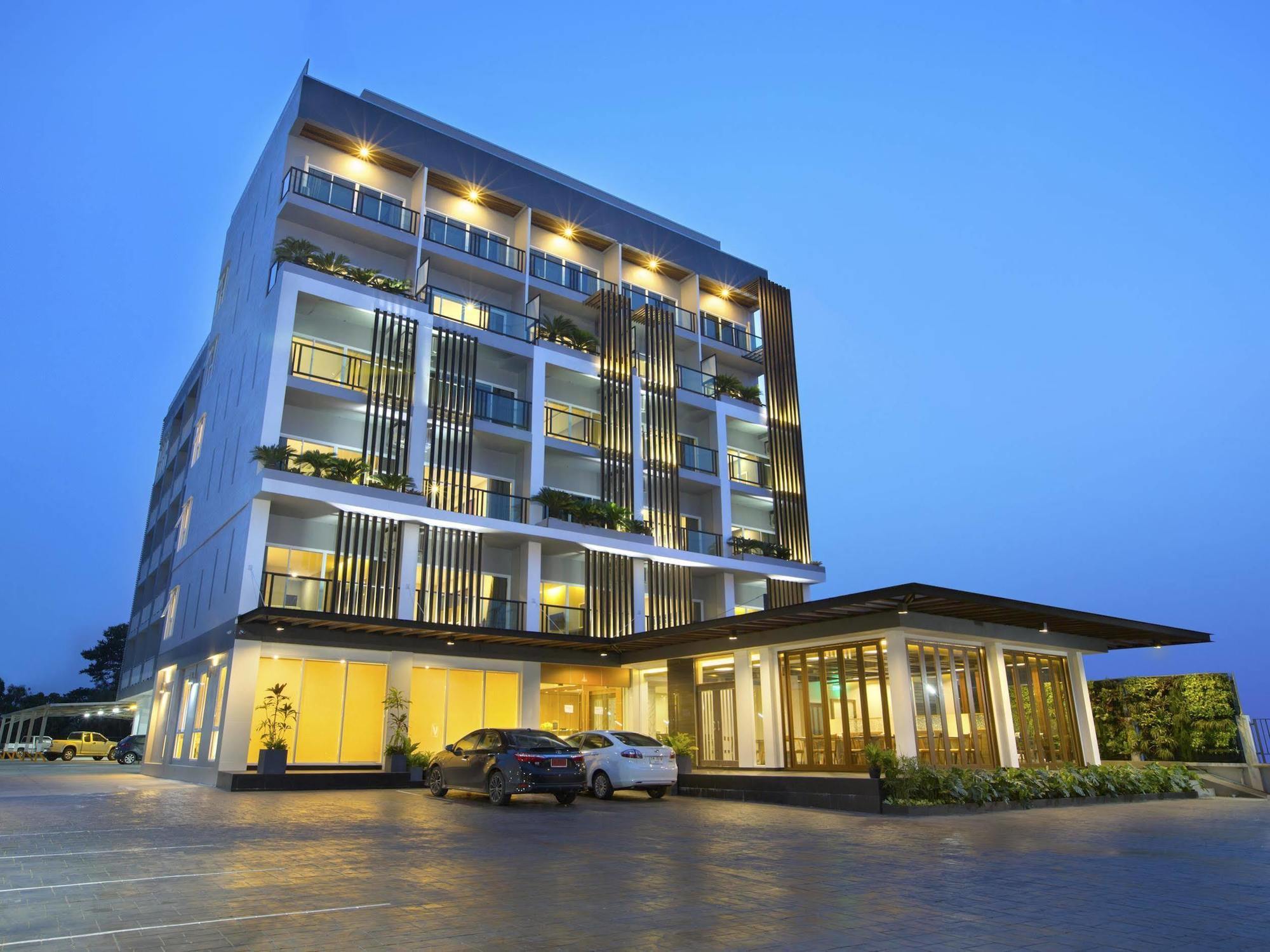V Hotel Ubon Ratchathani Esterno foto