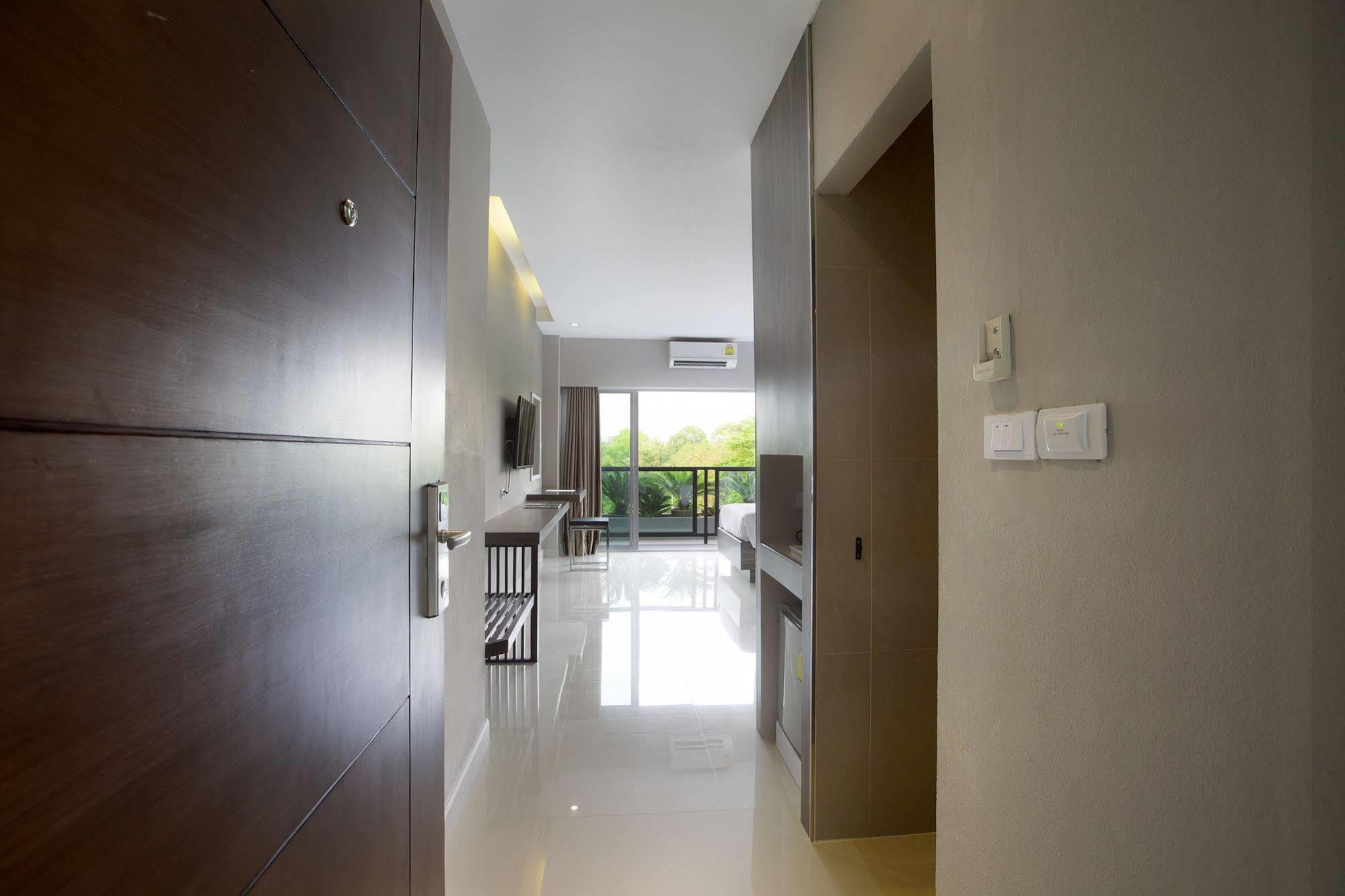 V Hotel Ubon Ratchathani Esterno foto