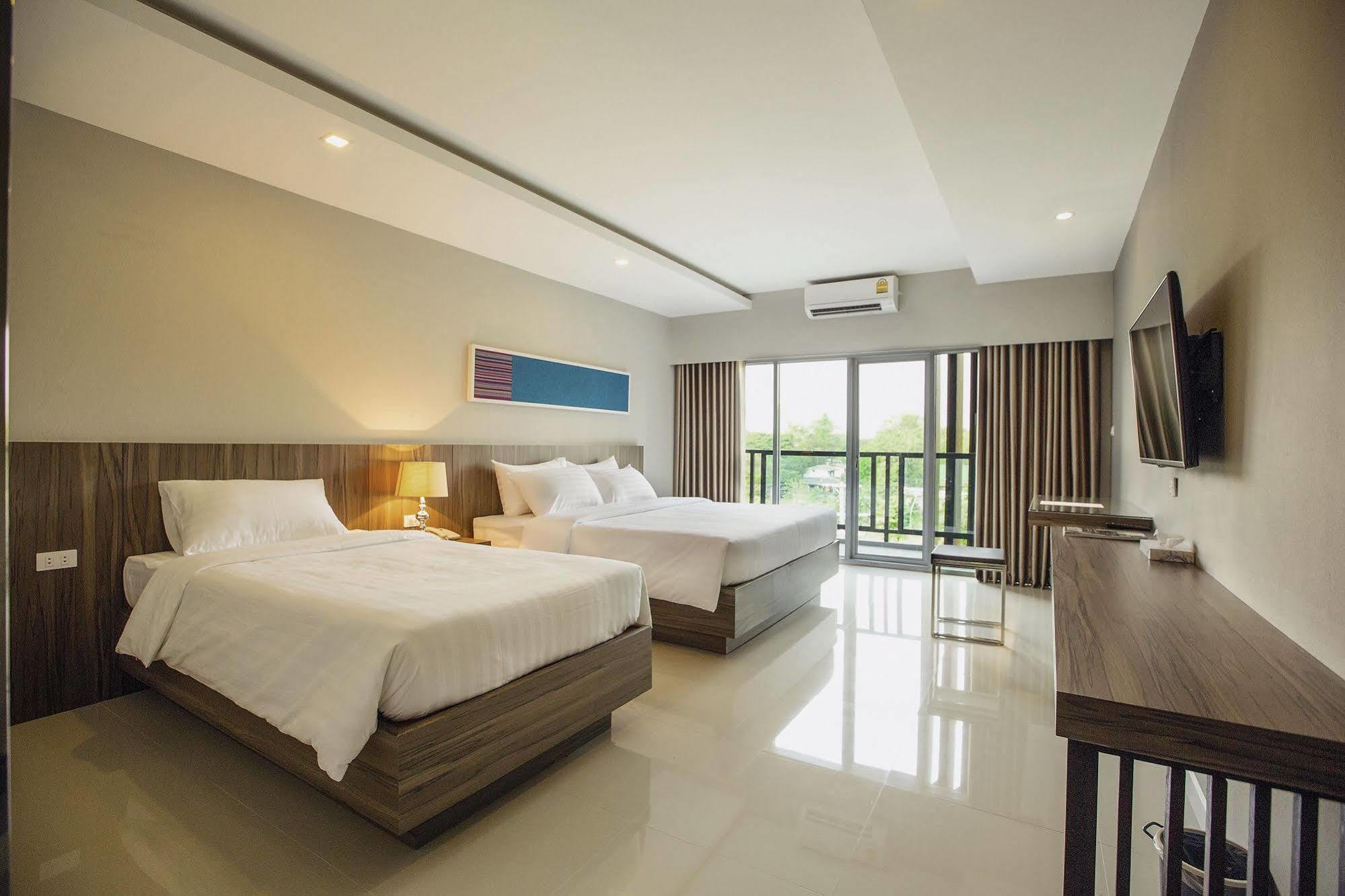 V Hotel Ubon Ratchathani Esterno foto