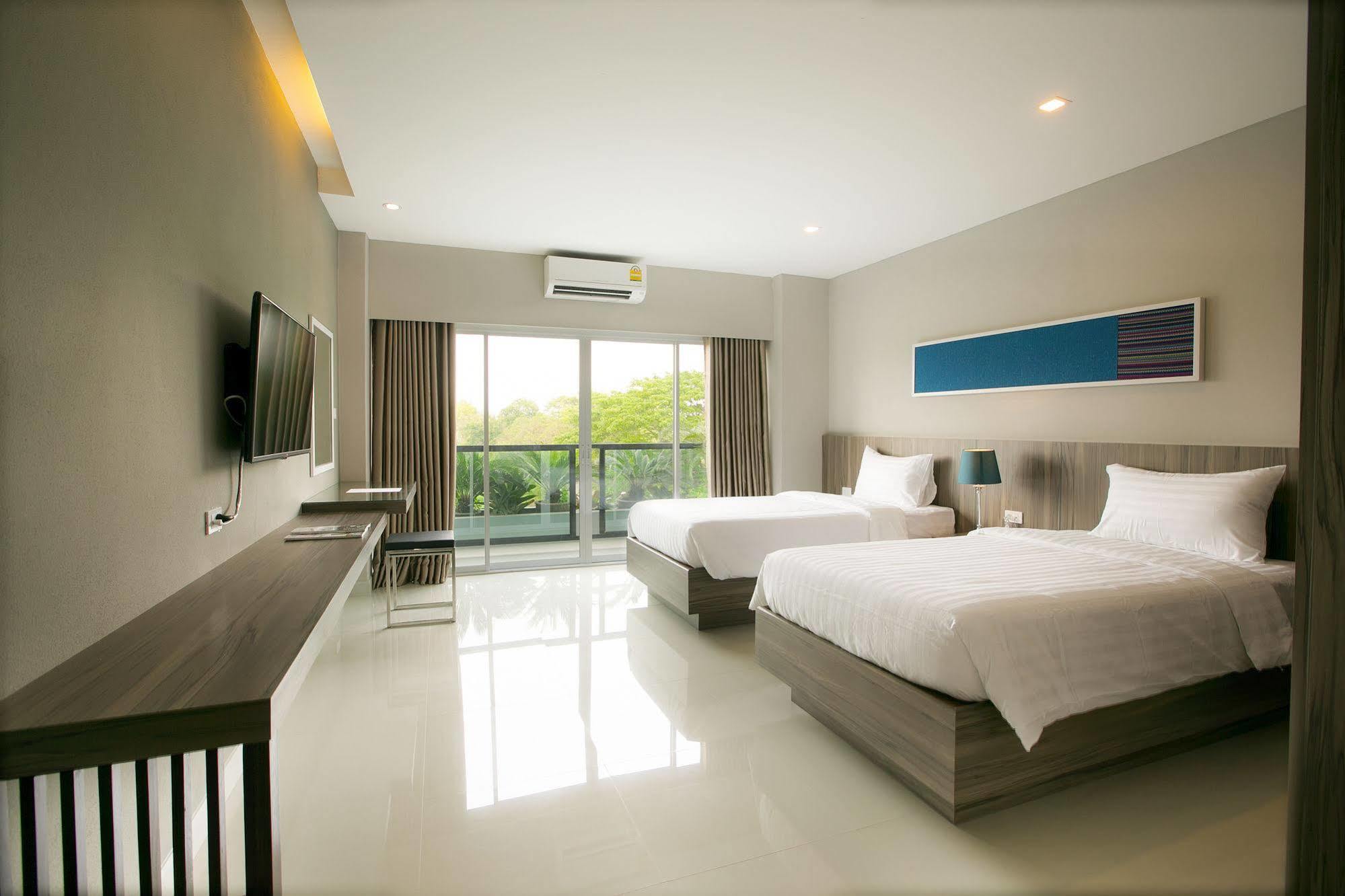 V Hotel Ubon Ratchathani Esterno foto