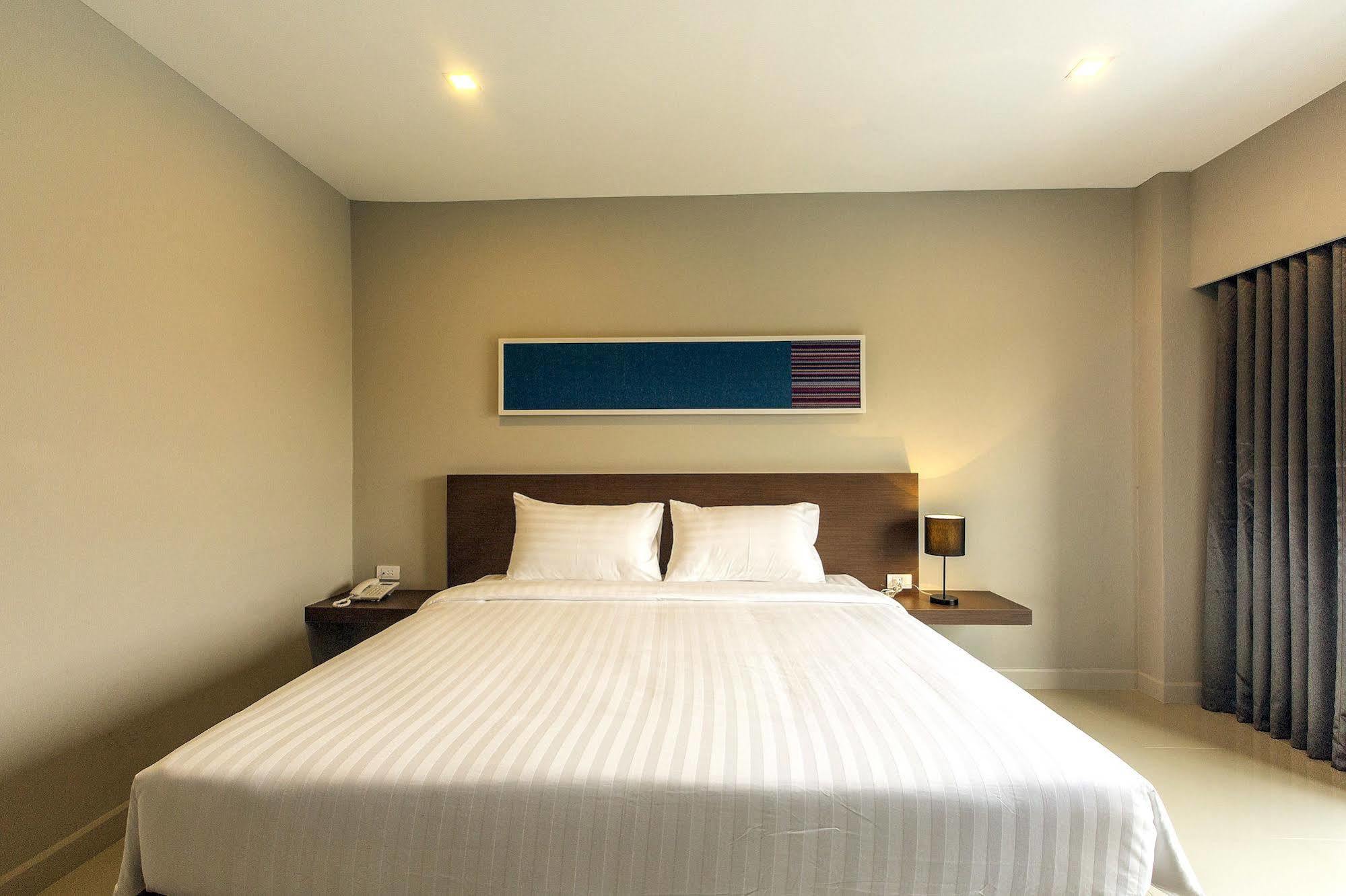 V Hotel Ubon Ratchathani Esterno foto