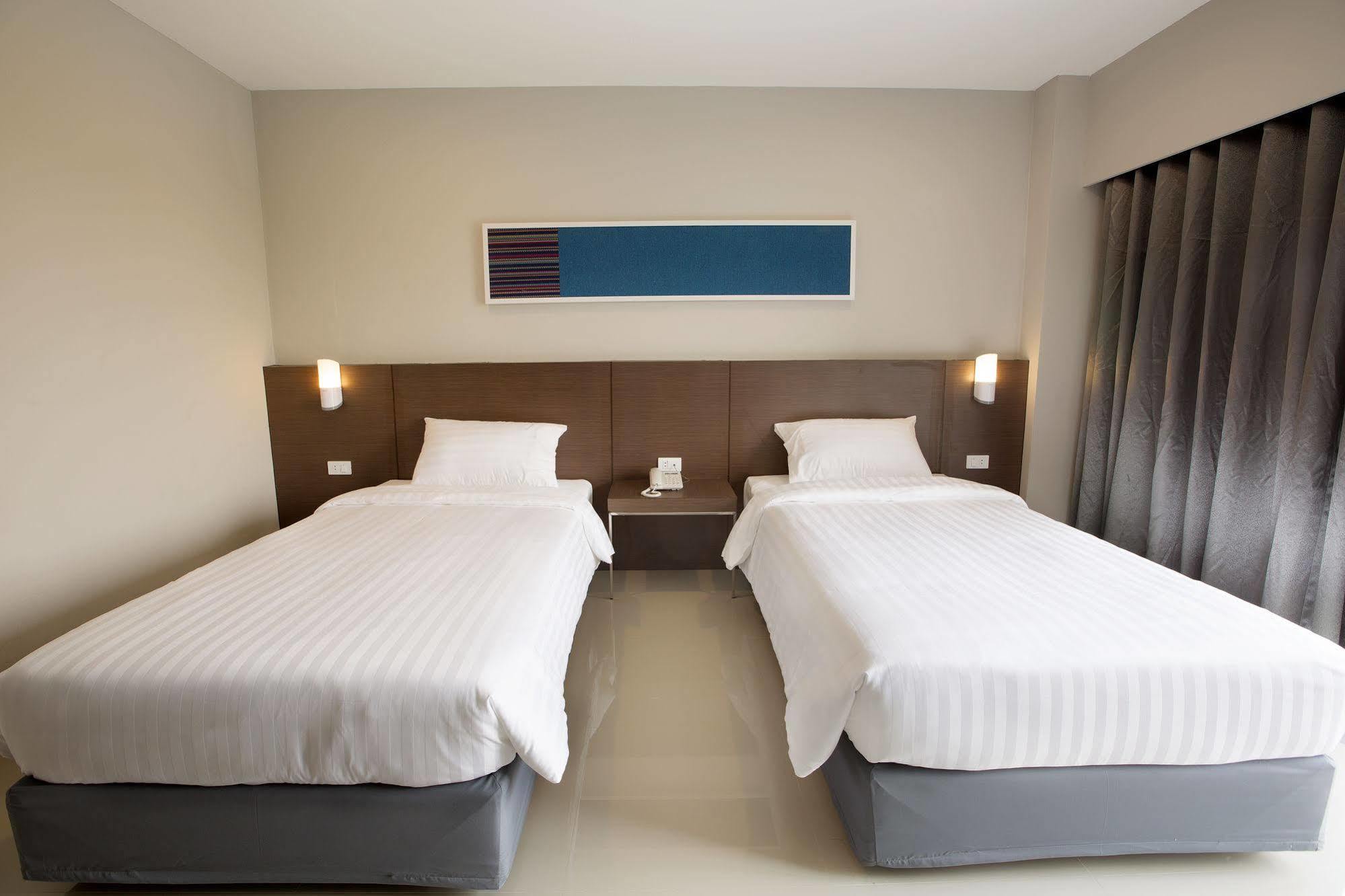 V Hotel Ubon Ratchathani Esterno foto