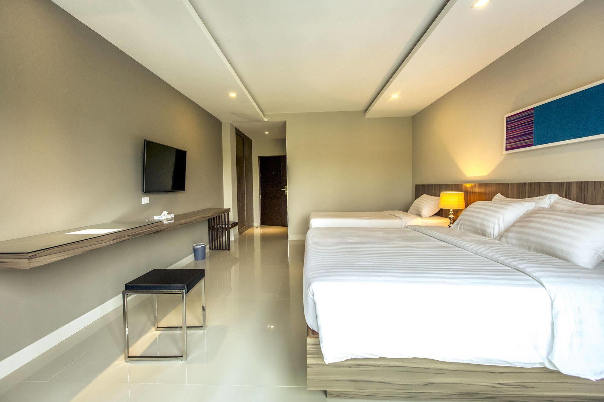 V Hotel Ubon Ratchathani Esterno foto