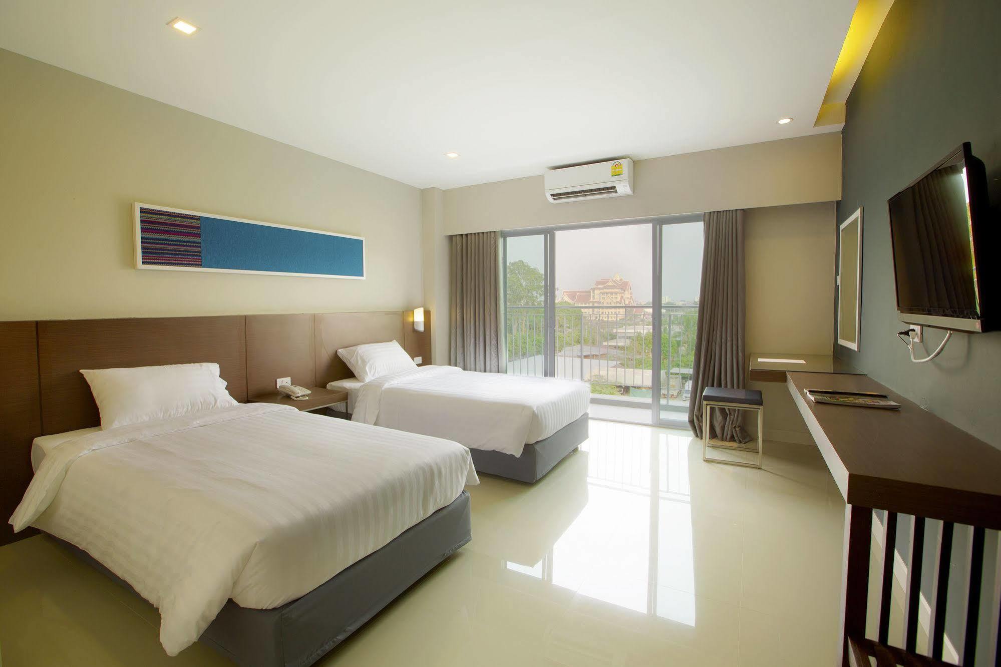 V Hotel Ubon Ratchathani Esterno foto