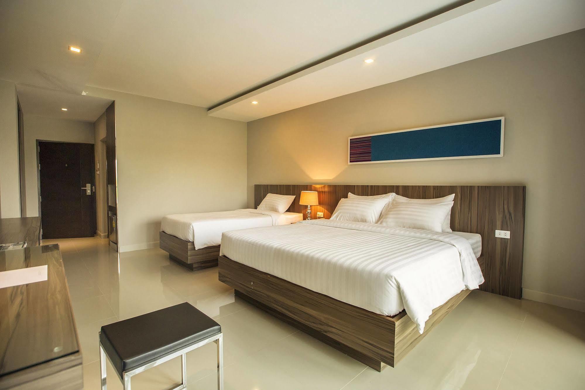 V Hotel Ubon Ratchathani Esterno foto