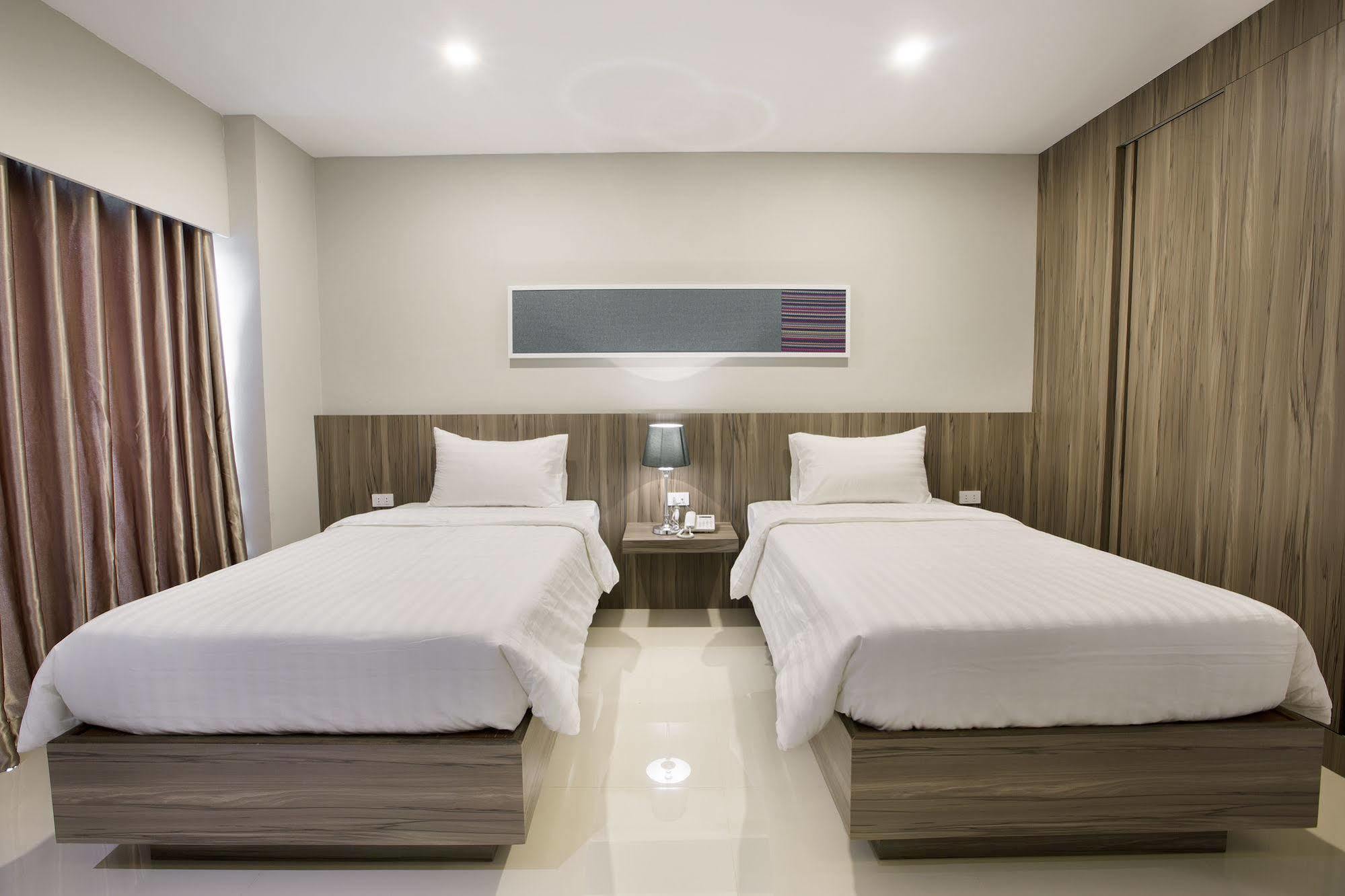 V Hotel Ubon Ratchathani Esterno foto