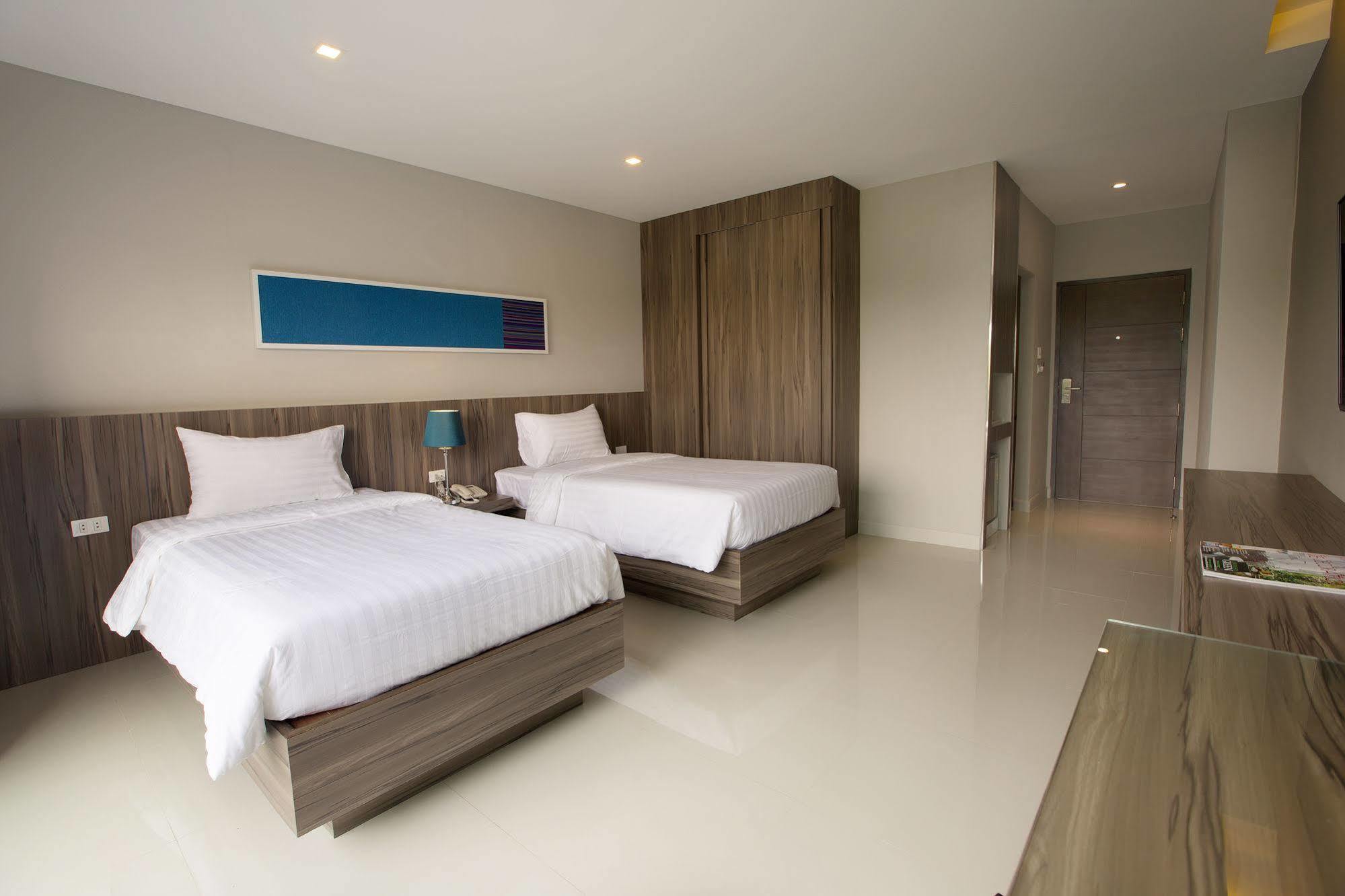 V Hotel Ubon Ratchathani Esterno foto