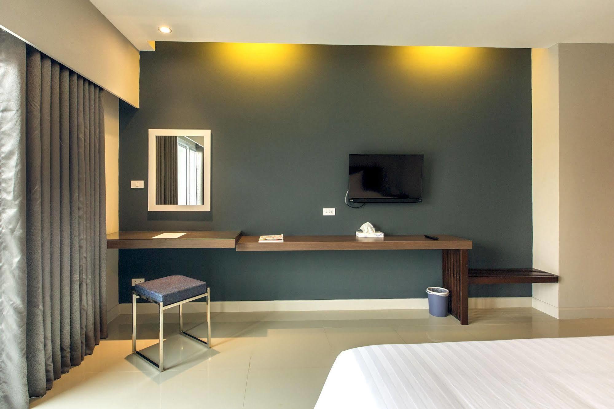 V Hotel Ubon Ratchathani Esterno foto