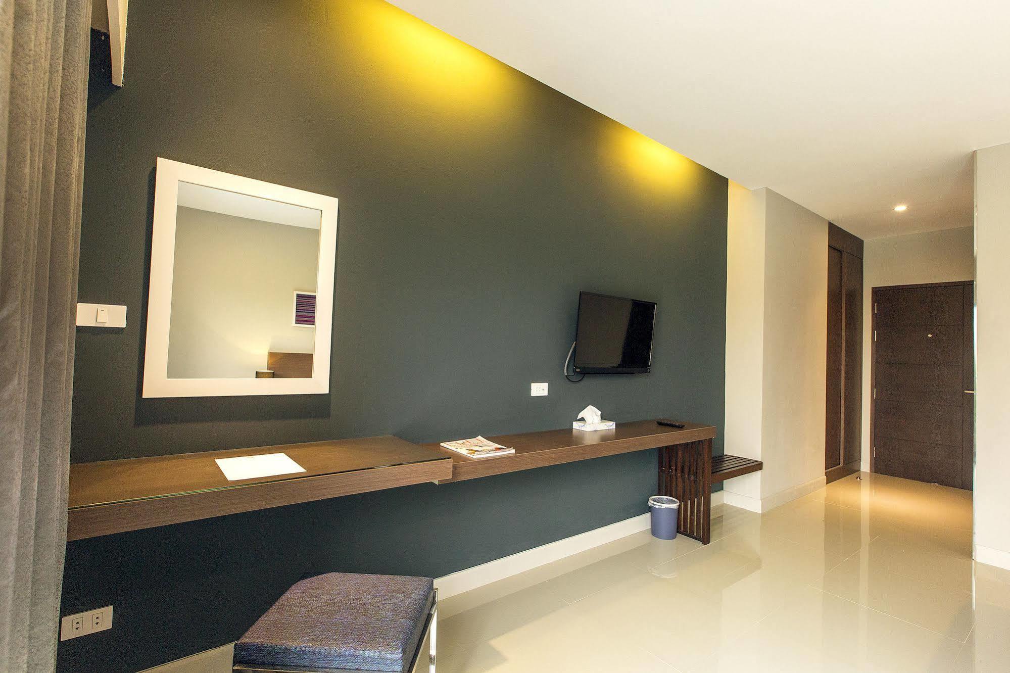 V Hotel Ubon Ratchathani Esterno foto